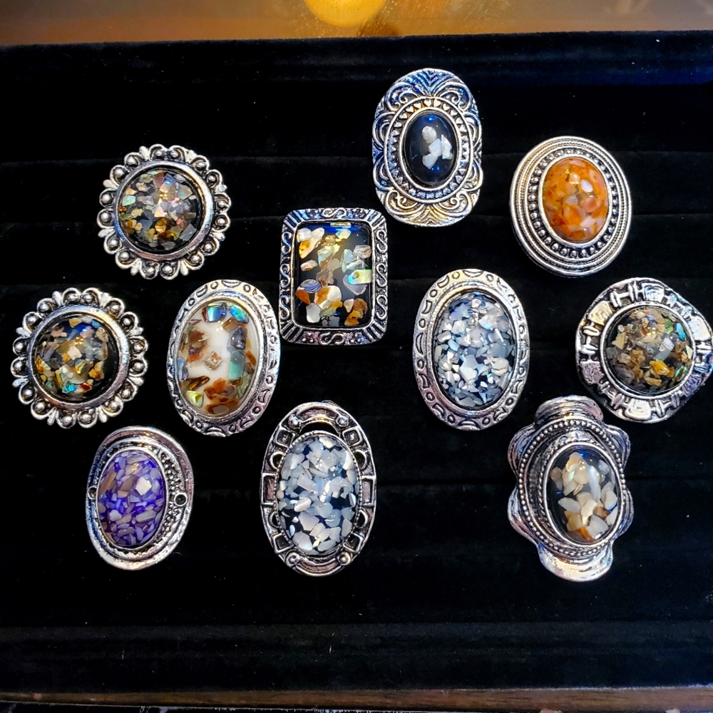 SOLD-Lot of 11pc beautiful natural cameo shell rings - Picture 1 of 3